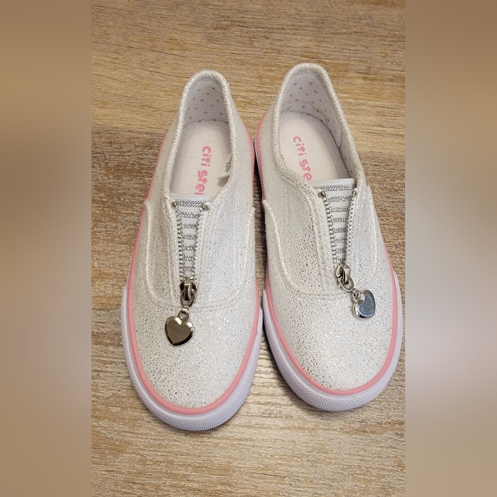 Girls slip on size 10